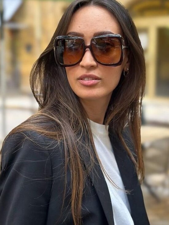 Tom Ford Accessories - Tom Ford Lorelai FT1156 01E Sunglasses Black Butterfly Frame, Photochromic Lense